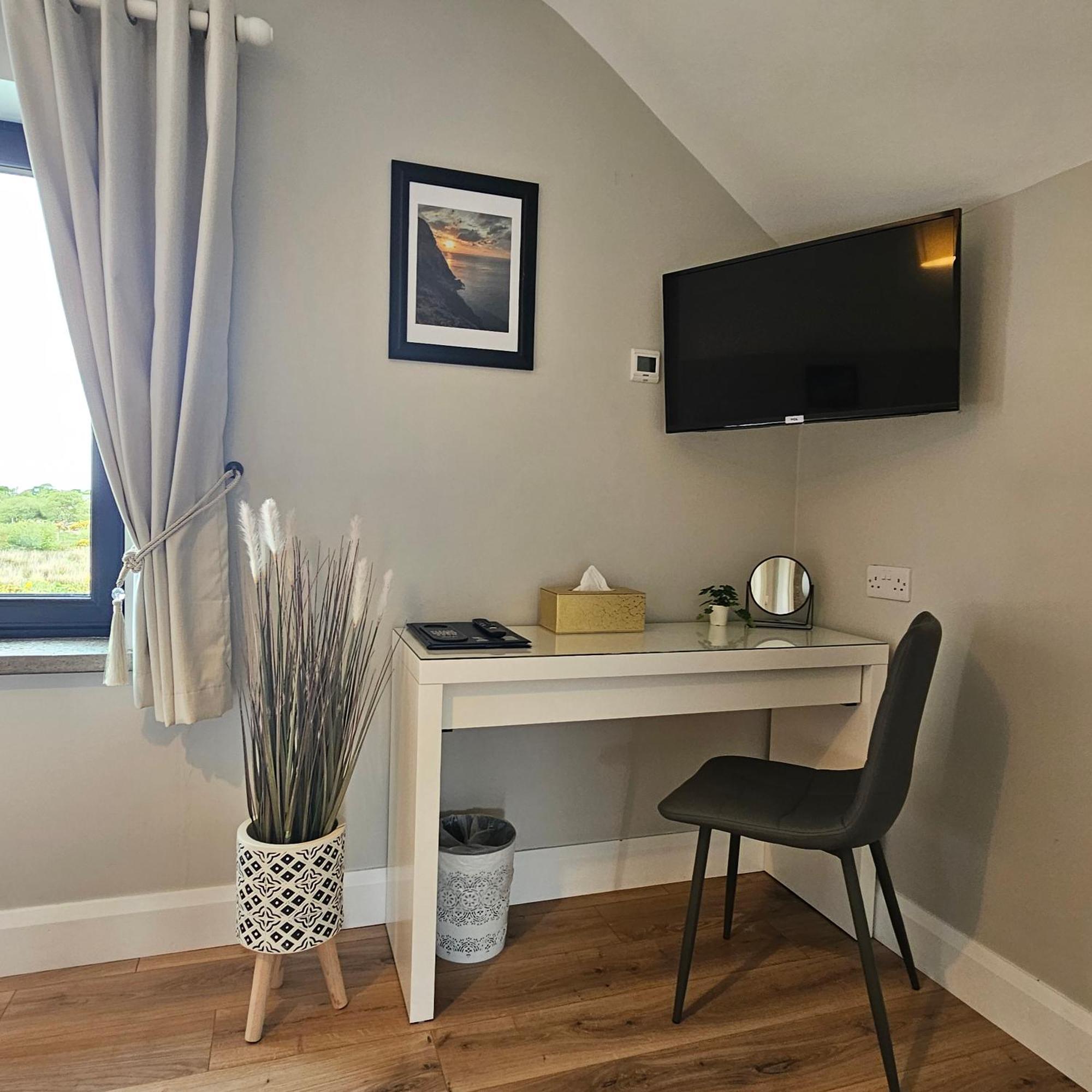 The Ce Hideout Apartment Tralee Room photo